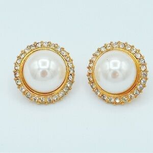 Pearl and cubic zurconia earrings
